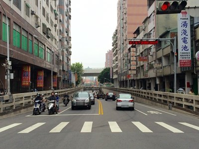 中市府核准東山路地下道填平工程交維與道路施工許可 鐵工局如期動工 