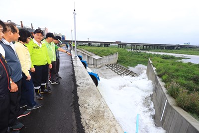 大雨鋒面威脅中台灣 林市長返國後隨即視察防汛整備