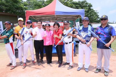 林副市長為全國媒體盃慢壘賽開球 響應多元體育發展