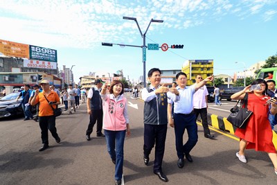 水湳智慧城內經貿路(經貿一路至河南路段)通車視察