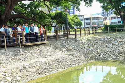 茄苳樹王文化生態公園工程視察