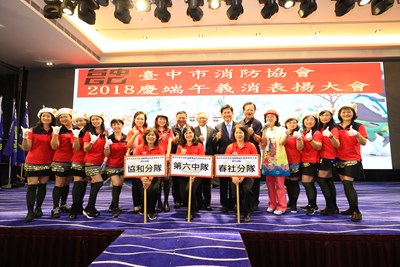 與婦宣隊合照