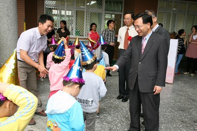 蔡副市長參加鎮平國小育才樓落成剪綵