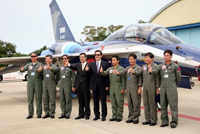 經國號戰機性能提升首批交機典禮