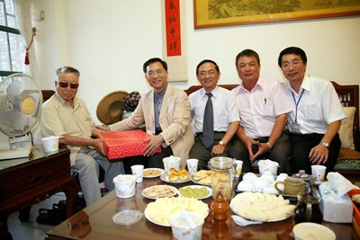 教師節向教師致敬--蔡副市長探訪退休校長韓景新先生（98歲）