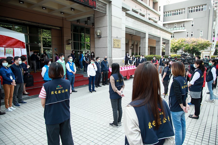 市長慰問第一線防疫人員(里幹事)