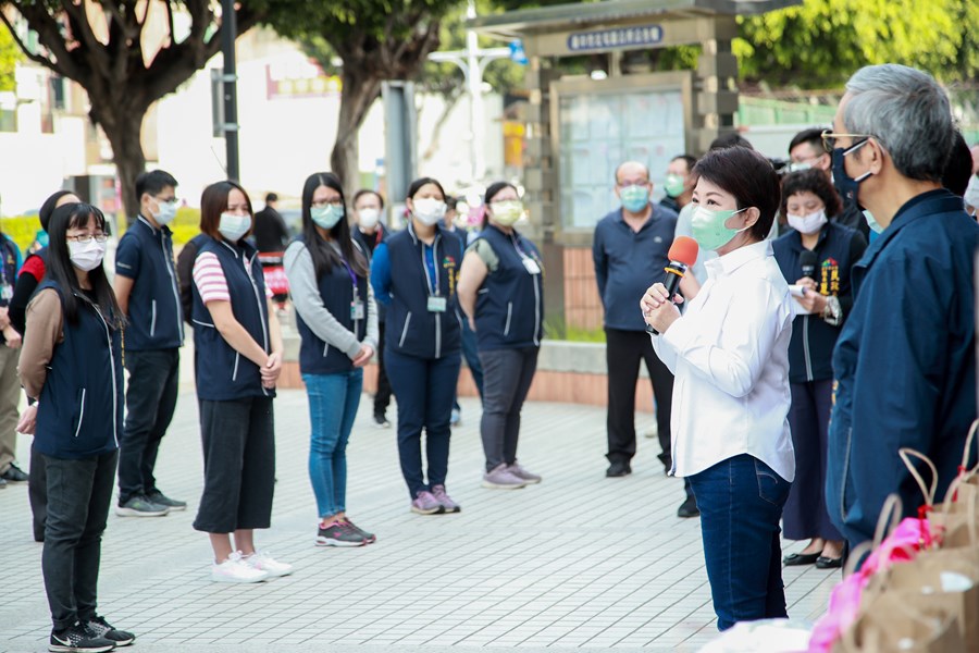 市長慰問第一線防疫人員(里幹事)