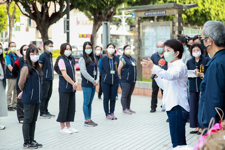 市長慰問第一線防疫人員(里幹事)
