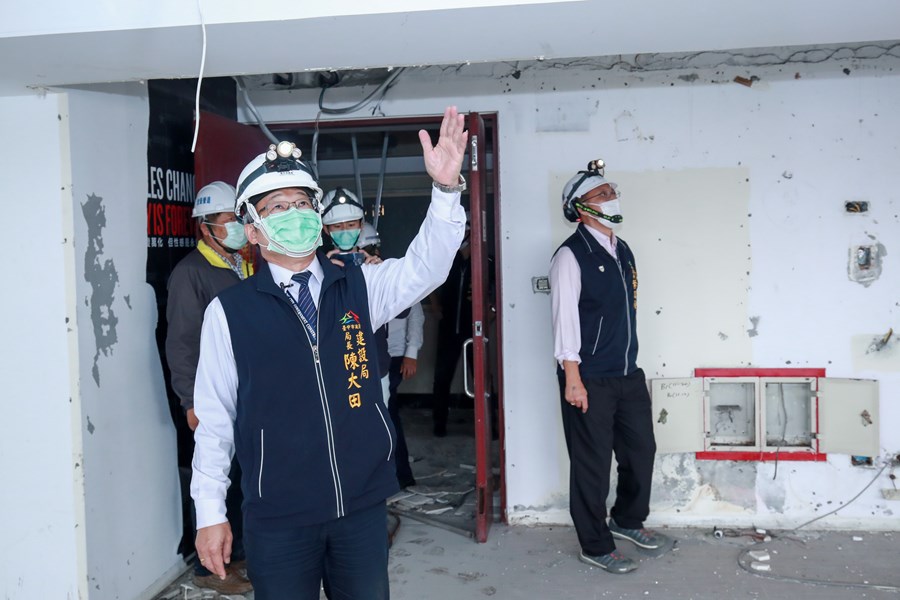 建設局長視察大智路貫通工程(大智慧學苑大樓樓層拆除)