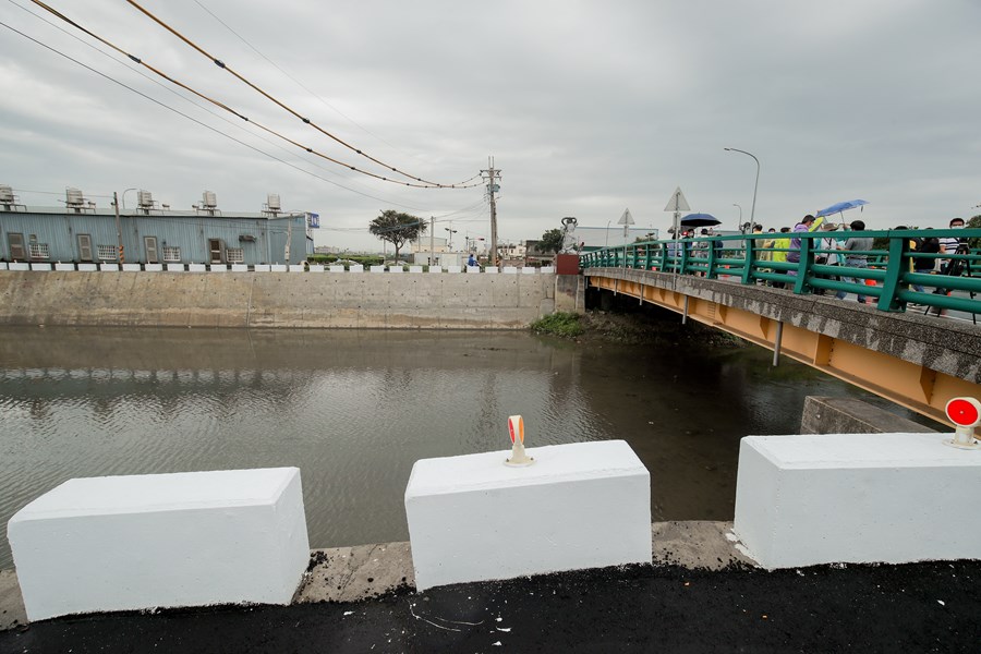 安良港排水護岸復建及改善