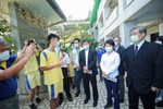 市長陪同陳時中部長感謝弘文中學師生捐贈義賣款項助防疫