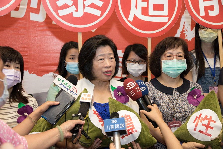 台中市家庭暴力及性侵防治中心黃委員受訪