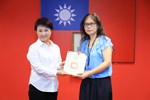 台中市政府109年度績優研考人員頒獎--社會局高級社會工作師-邱紫珚