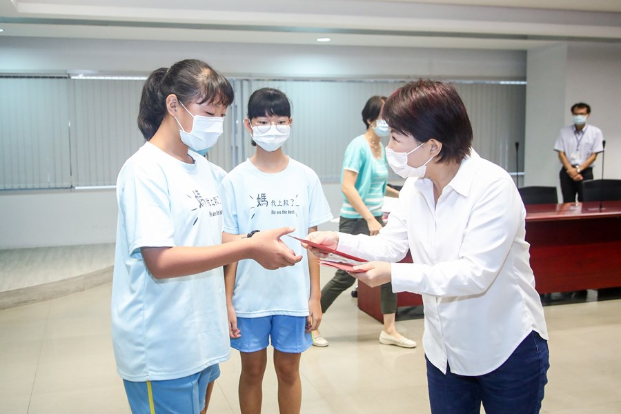 表揚大楊國小學生投稿國語日報成果斐然