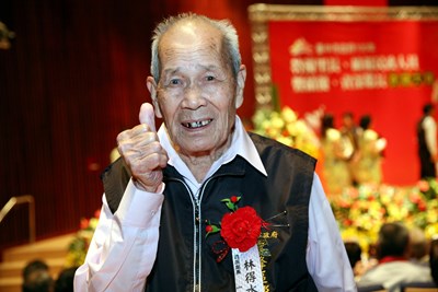 臺中市100年度特優里長、績優民政人員及資深績優鄰長表揚（第三場）