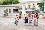 視察立人國小開學日校園防疫