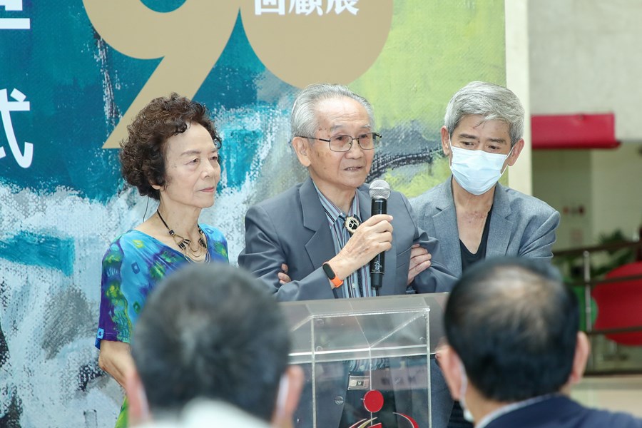 出展藝術家陳銀輝致詞