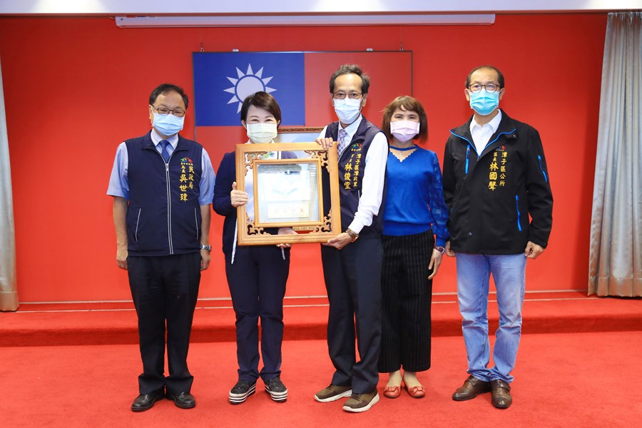 台中市獲內政部頒109年特優里長表揚--潭子區潭北里里長-林俊堂