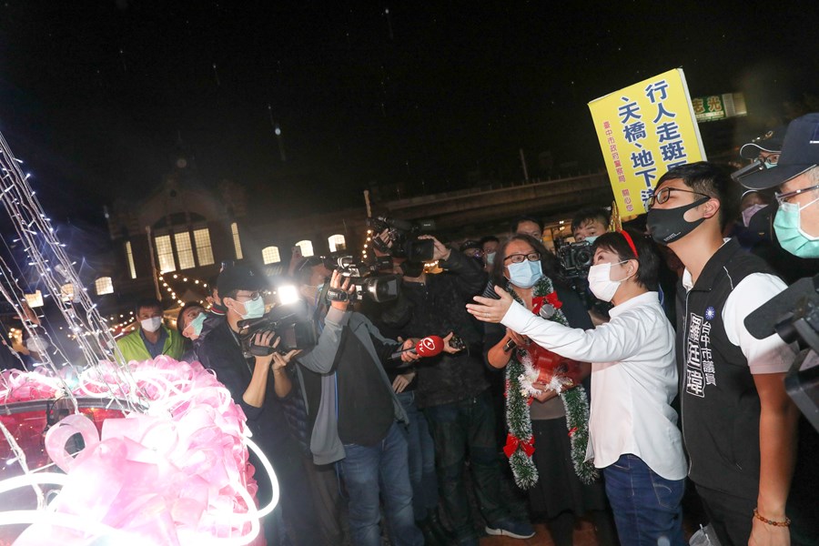 台中好YA誕開幕點燈