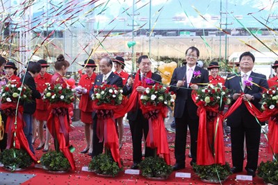 胡市長、蕭副市長出席大遠百開幕