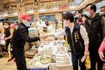 視察台中魚市場