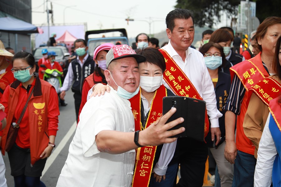 市長與民眾合照