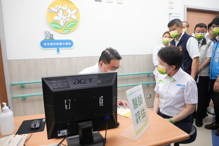 市長施打COVID-19疫苗