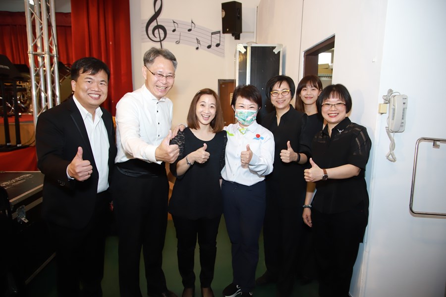市長與國立台灣交響樂團合照