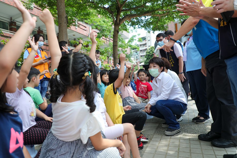 市長與坪林國小學生互動