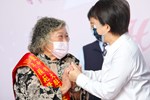 台中市110年度模範母親與市長有約合照活動
