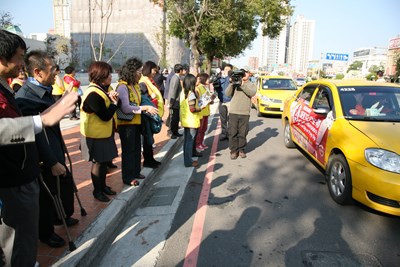 「小型車後座乘客強制繫安全帶」執法宣導記者會