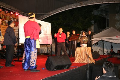 十方啟智文教基金會舉辦「2012年十方之愛大坑嘉年華  元宵點燈祈福活動」