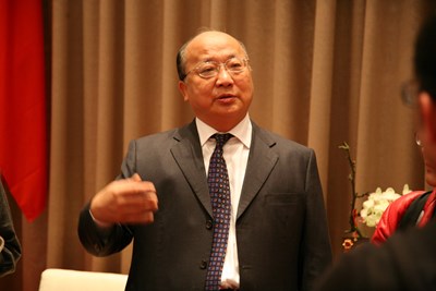 胡市長伉儷受訪表達對鳳飛飛的懷念