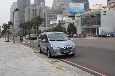 電動接駁車即日起往返三大市政中心 歡迎洽公民眾搭乘