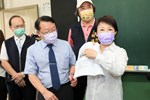 視察僑泰高中開學前防疫準備