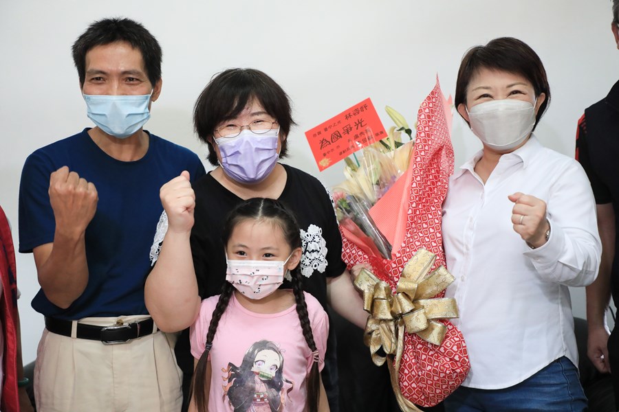 向東京帕運台中桌球選手林姿妤家人致意