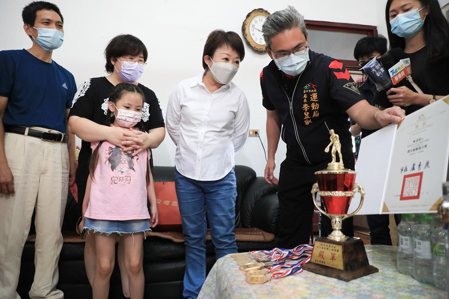 向東京帕運台中桌球選手林姿妤家人致意