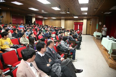 清華大學舉行「高中學術列車」科普演講開幕式