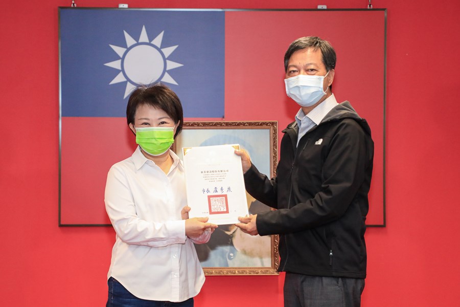 頒發感謝狀—建築工地協助本市設置Q-water 淨水設備及快濾筒，順利渡過旱象