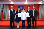 頒獎—教育部評選110 年校長領導卓越獎--合照