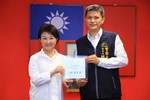 頒獎—110 年各目的事業主管機關推動志願服務方案成果評選-推動防疫工作社會參與方案-第二名--警察局