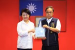 頒獎—110 年各目的事業主管機關推動志願服務方案成果評選-推動全市志工量能提升成果-第四名--民政局
