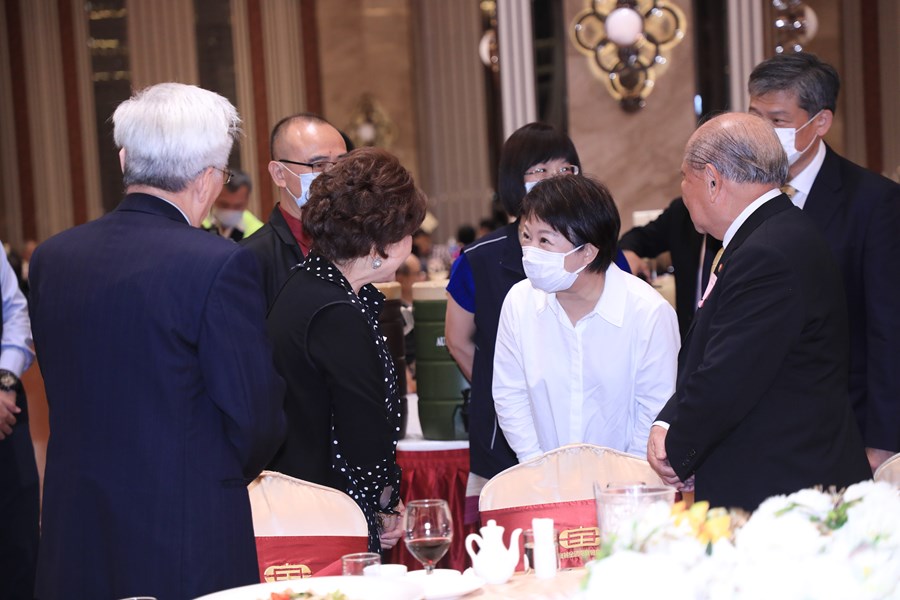 台中市大台中醫師公會110年醫師節慶祝大會暨第八屆醫療貢獻獎頒獎典禮