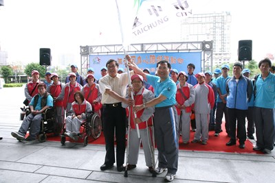 臺中市代表隊參加「101年全國身心障礙國民運動會」授旗典禮
