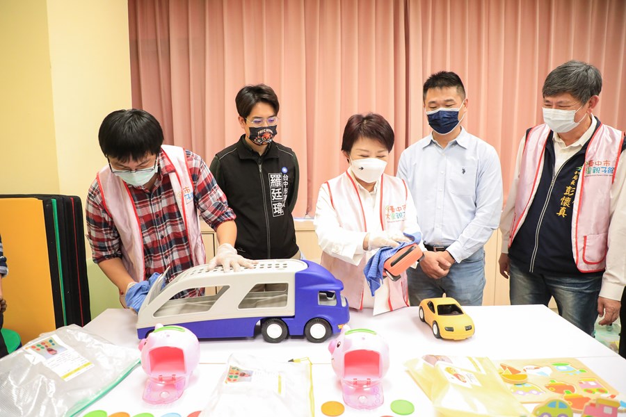 防疫期間巡視大里親子館