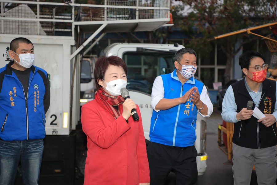 慰勉「定時定點」垃圾收運清潔同仁