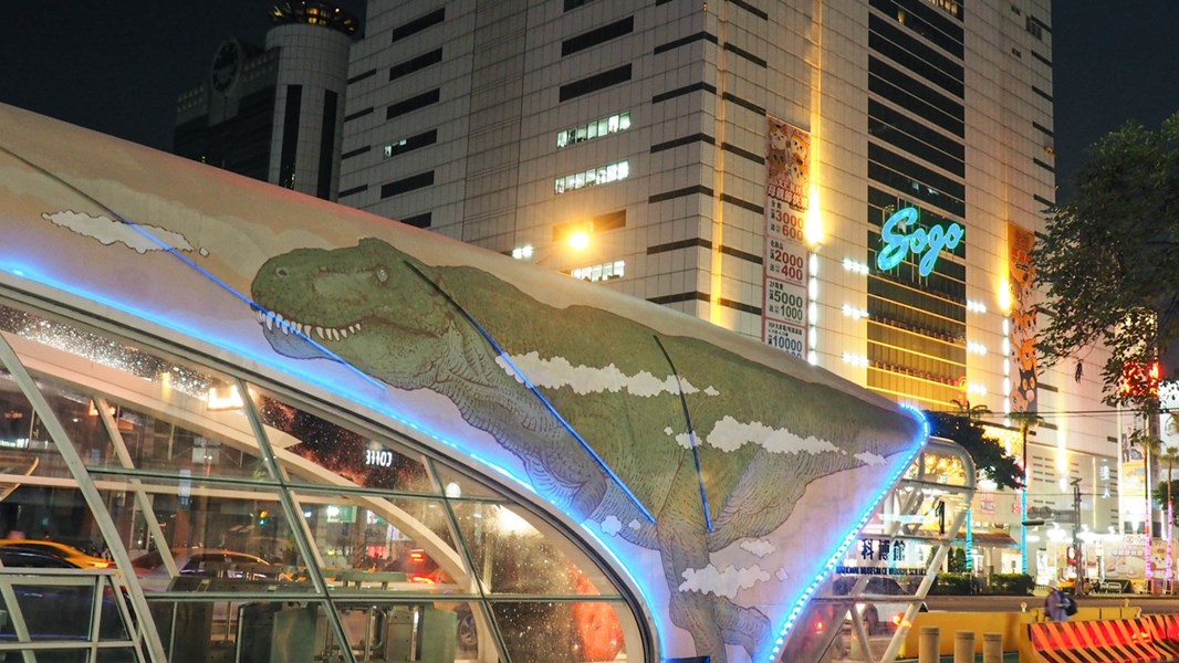 台灣大道公車專用道科博館(專用道)雙向站體認養夜間模式