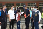 LINE_ALBUM_慰勉警察與商家互動_220908_14_調整大小