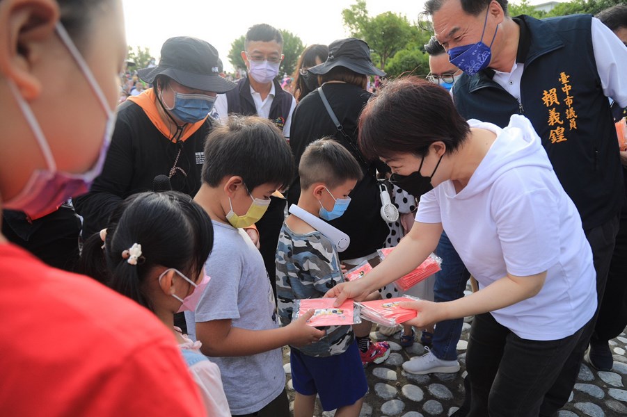 LINE_ALBUM_紙風車劇團演出—太平區場_220910_14_調整大小