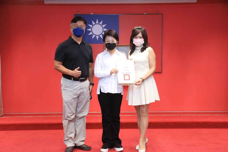 111年度教育部獎勵國民中小學推動閱讀績優學校團體及個人評選獲獎單位--閱讀推手個人獎-豐原區葫蘆墩國小-方子華老師
